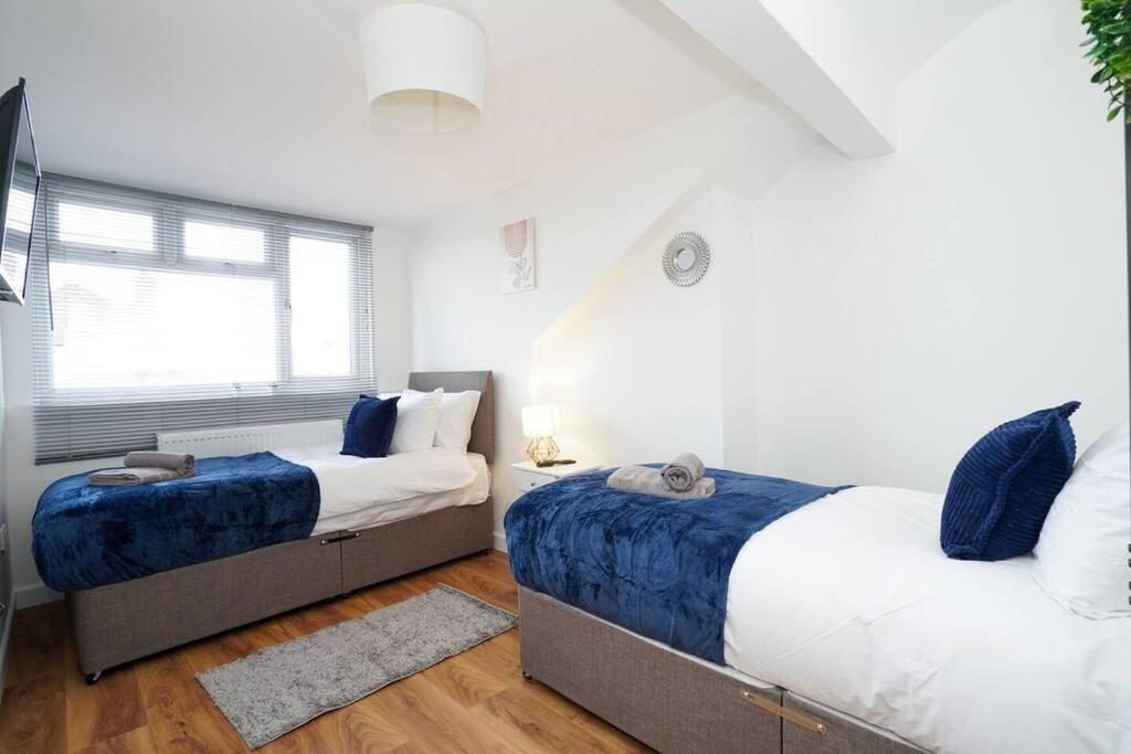 3 Bedroom Home With Free Parking Leeds  Exterior photo